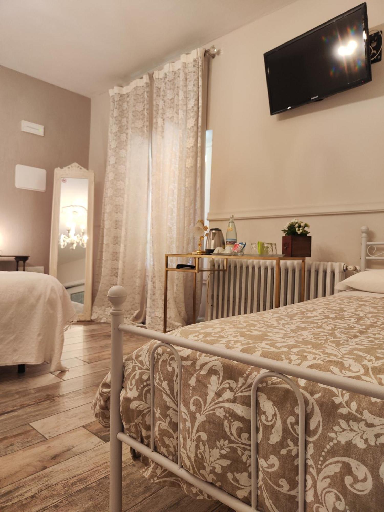 Garda Relais Antica Romelia Bed & Breakfast Montichiari Bagian luar foto