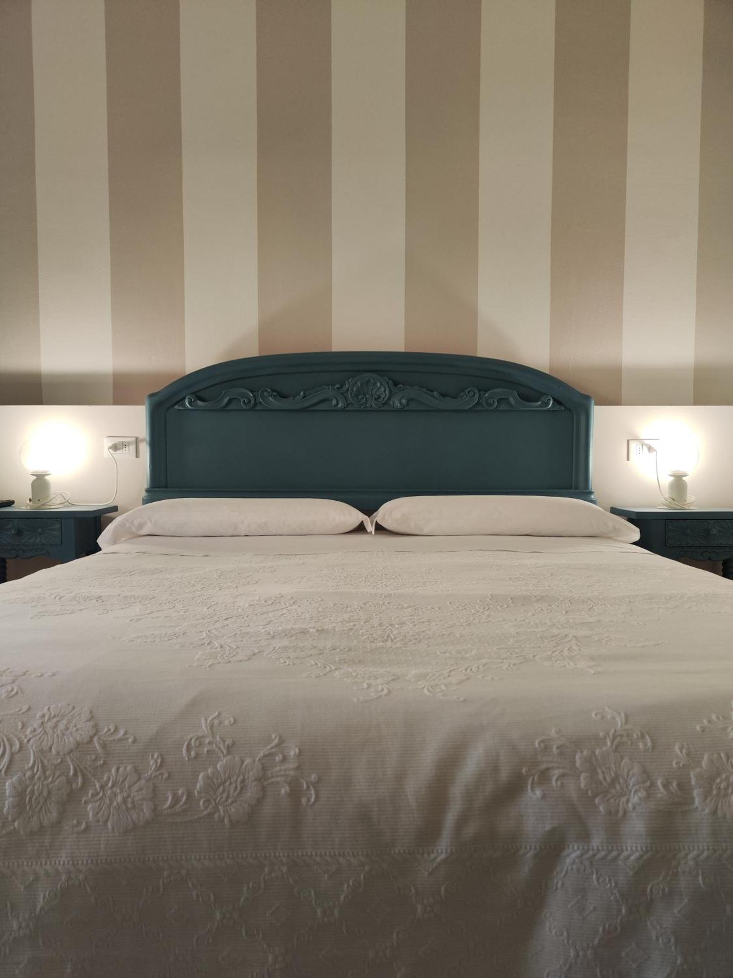 Garda Relais Antica Romelia Bed & Breakfast Montichiari Bagian luar foto