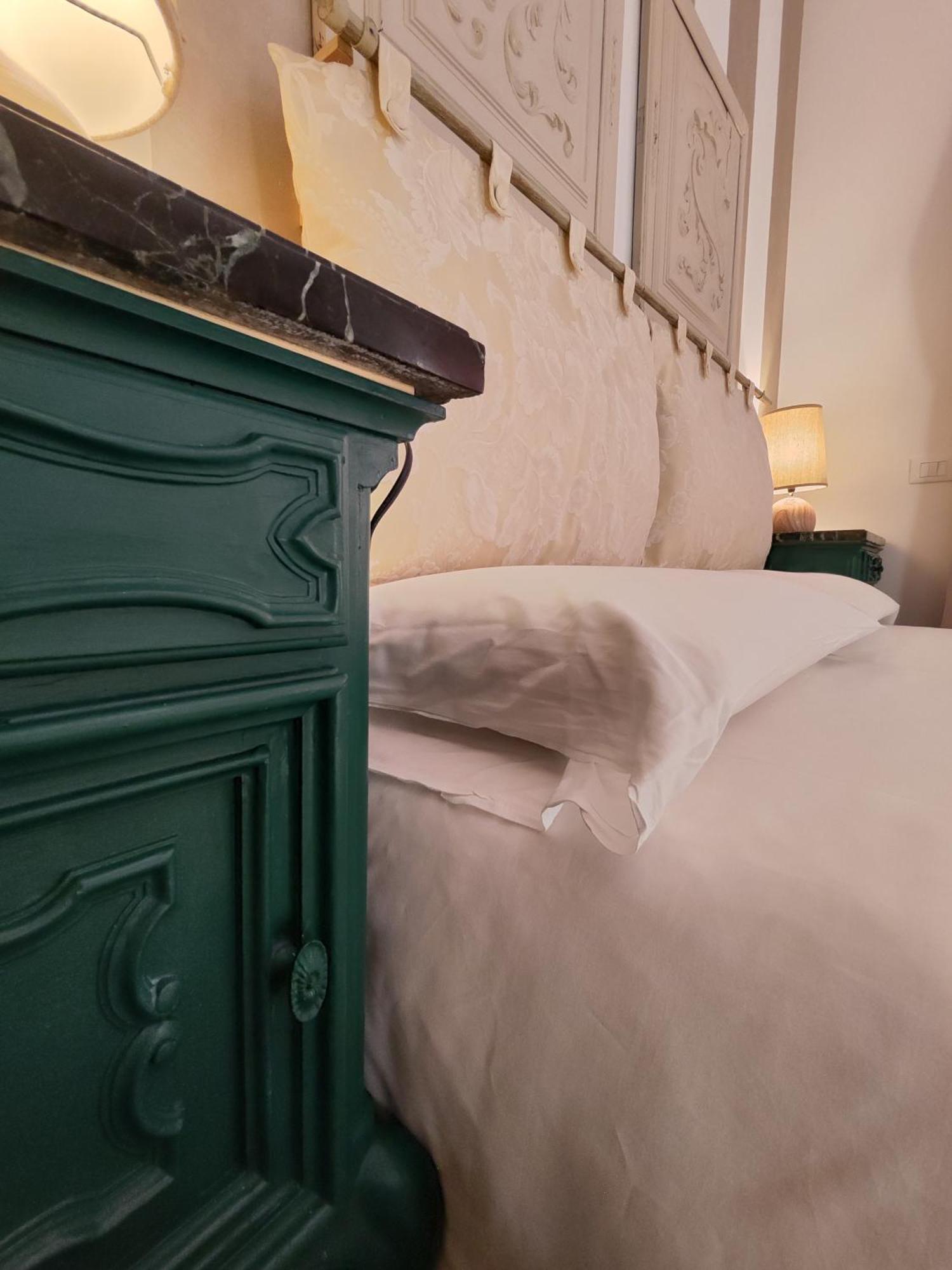 Garda Relais Antica Romelia Bed & Breakfast Montichiari Bagian luar foto
