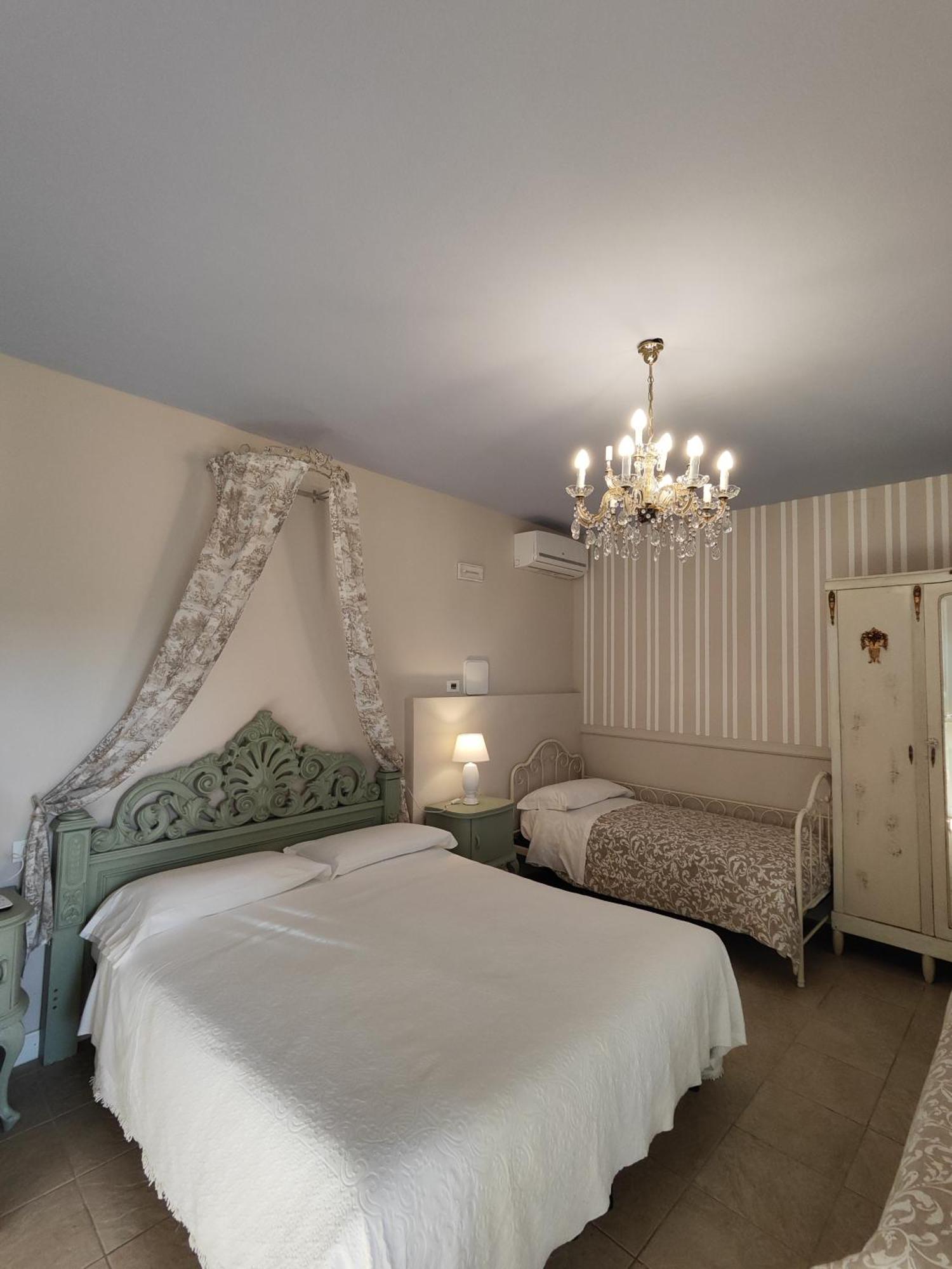 Garda Relais Antica Romelia Bed & Breakfast Montichiari Bagian luar foto