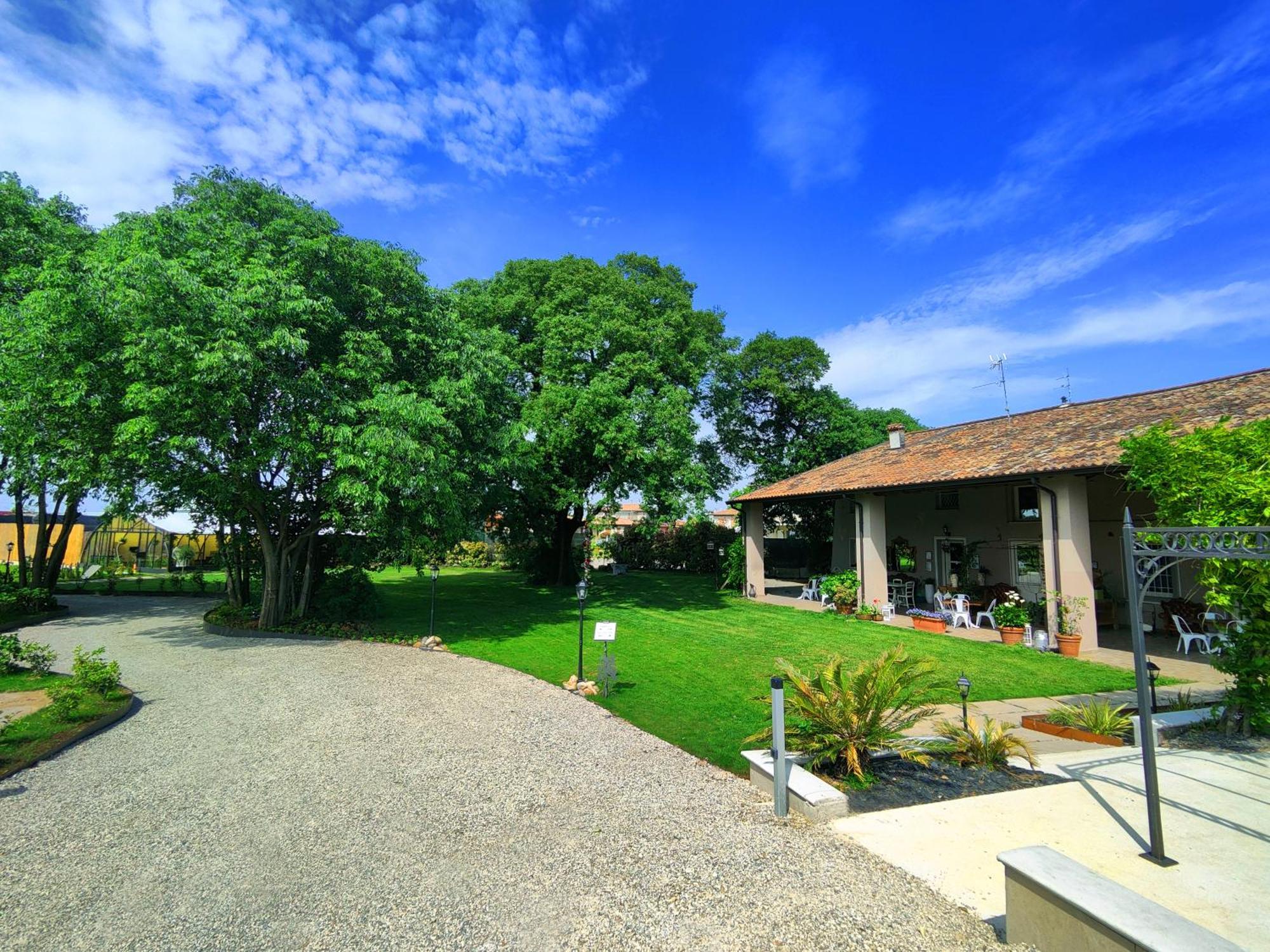 Garda Relais Antica Romelia Bed & Breakfast Montichiari Bagian luar foto