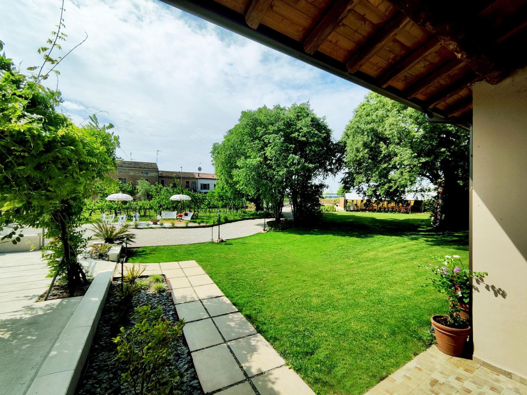 Garda Relais Antica Romelia Bed & Breakfast Montichiari Bagian luar foto